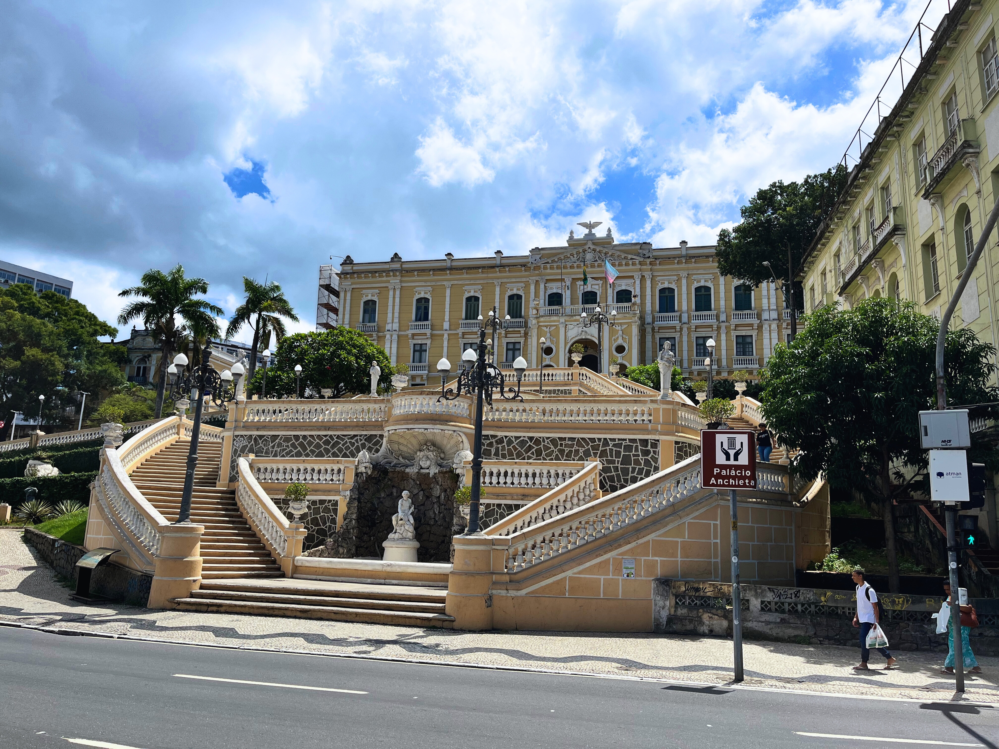 Escadaria que da acesso ao Palácio Anchieta (ao fundo) em Vitória, no Espirito Santo